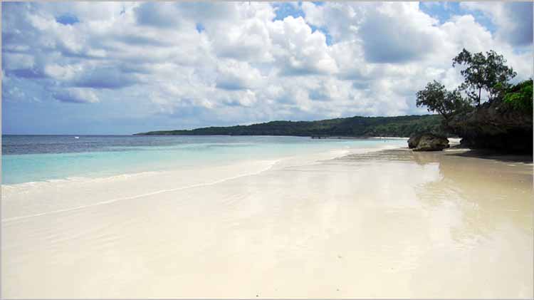 playa de Bira en isla Sulawesi