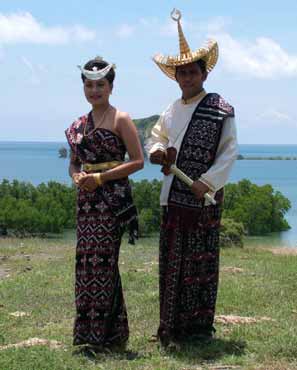 vestidos tradicionales de la isla de Rote